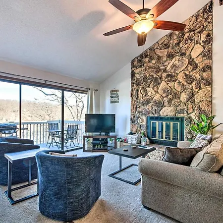 Lakefront Osage Beach Retreat With Pool Access!